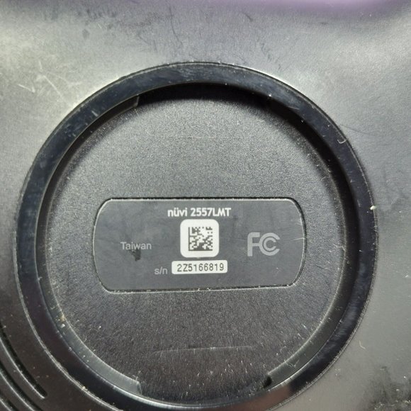 Garmin NUVI 2557LMT 5-inch GPS Navigation Unit Bundled w/ Car Charger - No mount - Picture 6 of 8